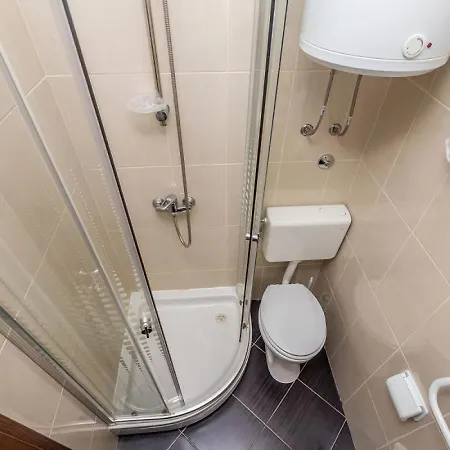 Appartamento U Kuci S Bazenom Baška